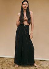 Pantalón Kanab Negro abertura lateral media pierna